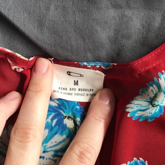 Pins and needles floral crop button down - Picture 5 of 8